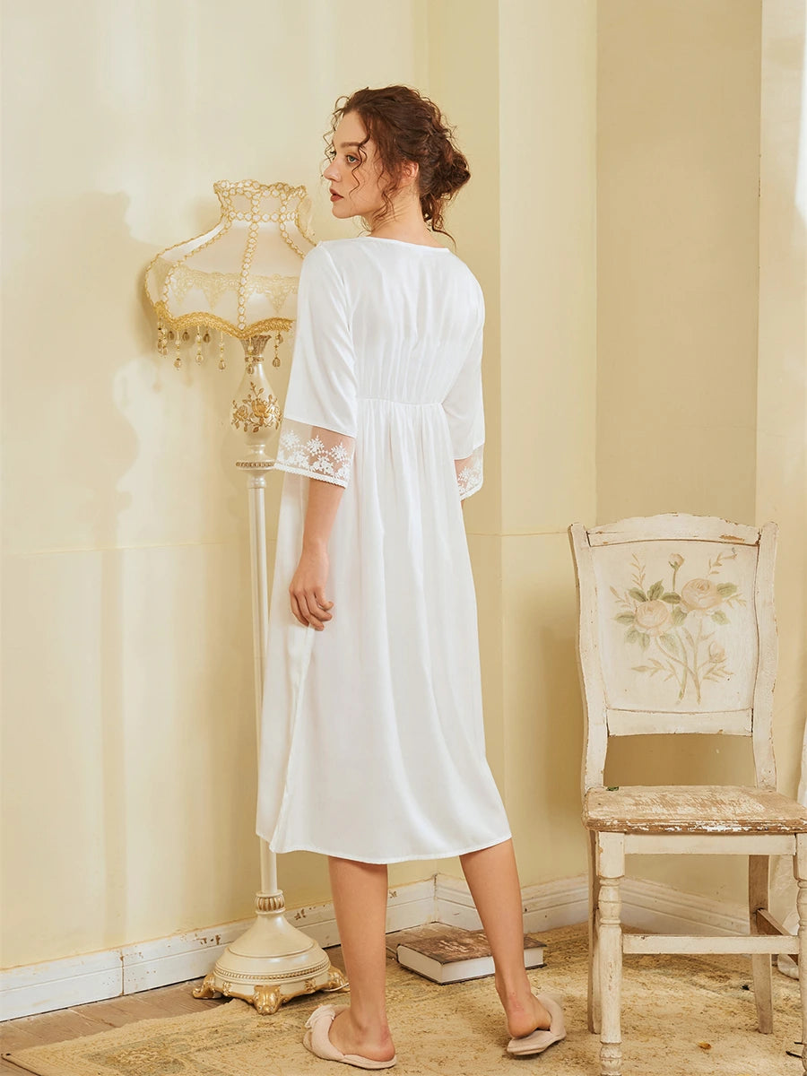 White Palace Vintage Style V-neck Lace Chest Lace-up Noble Nightwear Nightdress