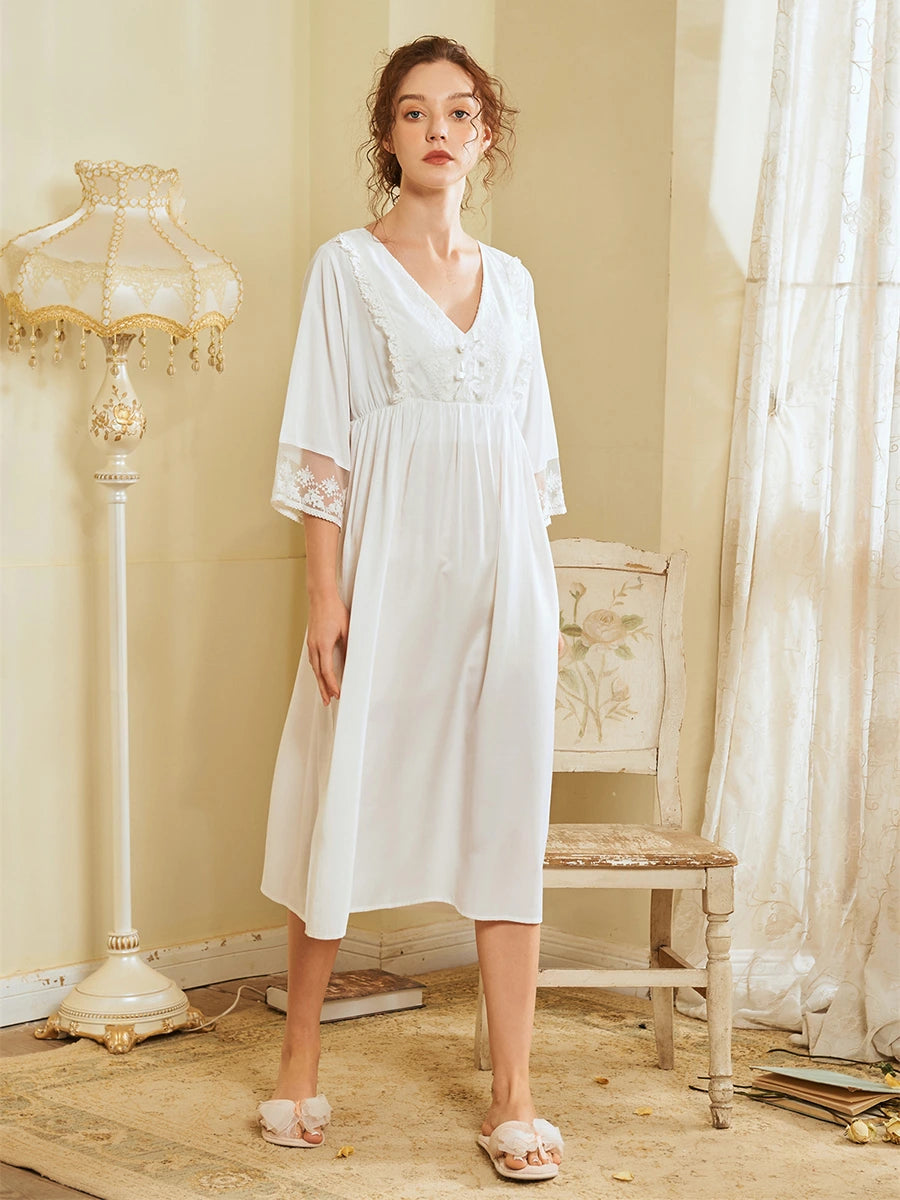 White Palace Vintage Style V-neck Lace Chest Lace-up Noble Nightwear Nightdress