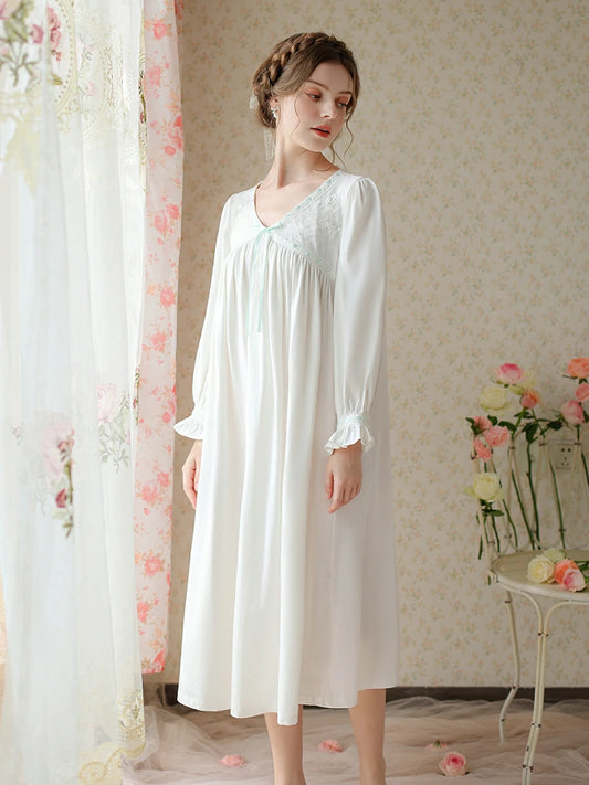 Slessic Vintage Palace Style French Romantic Charming Spring And Autumn V-Neck Loose Princess Long-Sleeved Nightwear Nightdress