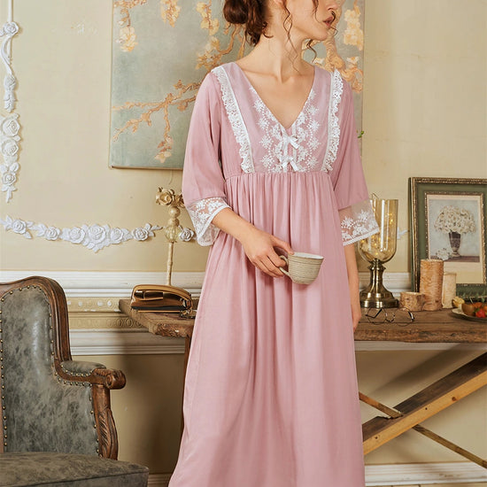Pink Palace Vintage Style V-neck Lace Chest Lace-up Noble Nightwear Nightdress