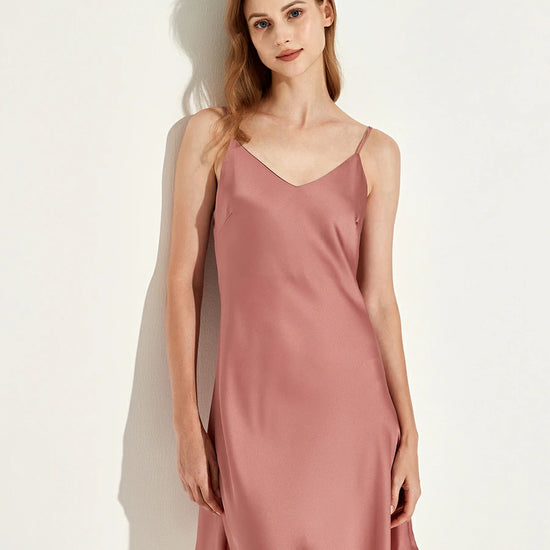 Slessic Satin Chemise Nightgown Thin Strap Sleep Dress with V-Neckline and Lustrous Fabric Elegant Drape and Soft Texture for Relaxing Evenings and Nightwear