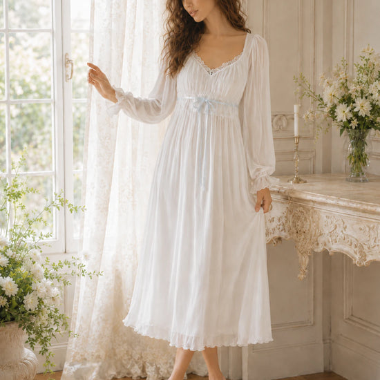 Lightweight viscose nightdress with delicate lace trim