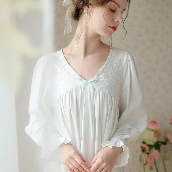 Slessic Vintage Palace Style French Romantic Charming Spring And Autumn V-Neck Loose Princess Long-Sleeved Nightwear Nightdress