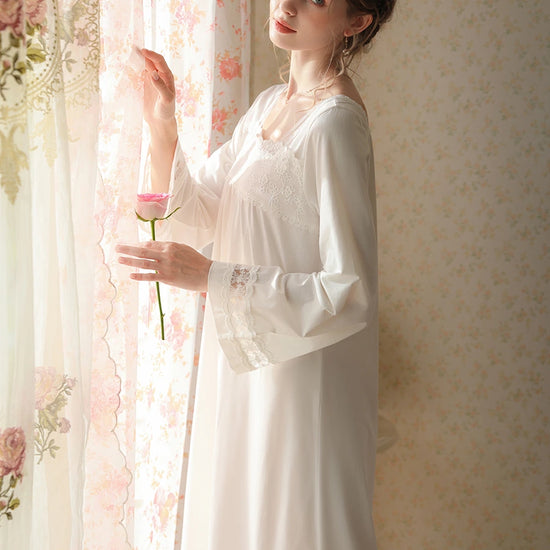 White Vintage Romantic Chinese Style Embroidered Lace See-Through Mesh Long-Sleeved Nightwear Nightdress